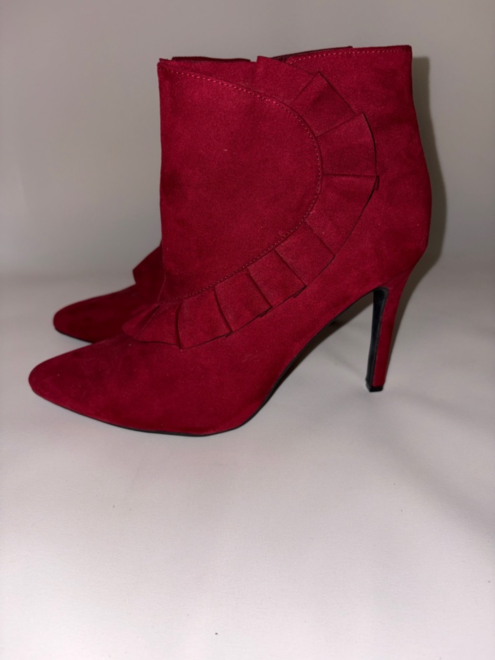 Journee Collection Cress Red Suede Ruffle Ankle Booties Size 9 - Picture 3 of 11